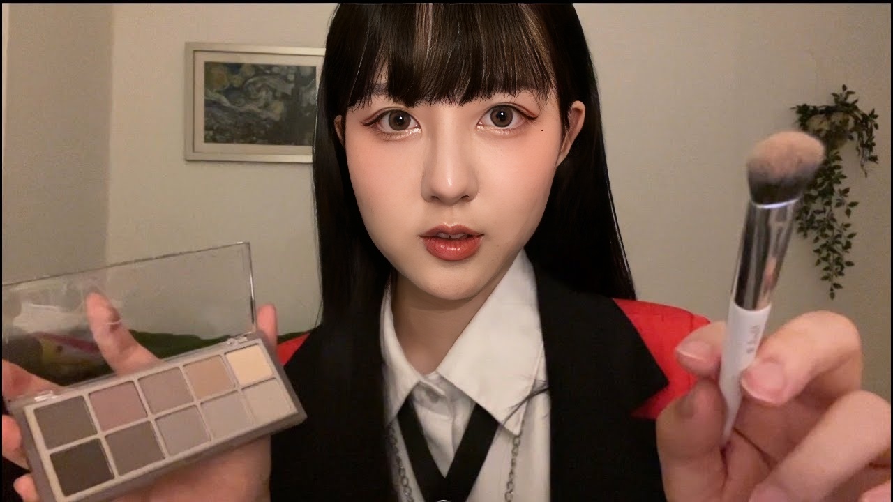 我会做ASMR化妆。你要和我玩纸牌游戏吗？（现实化妆角色扮演）